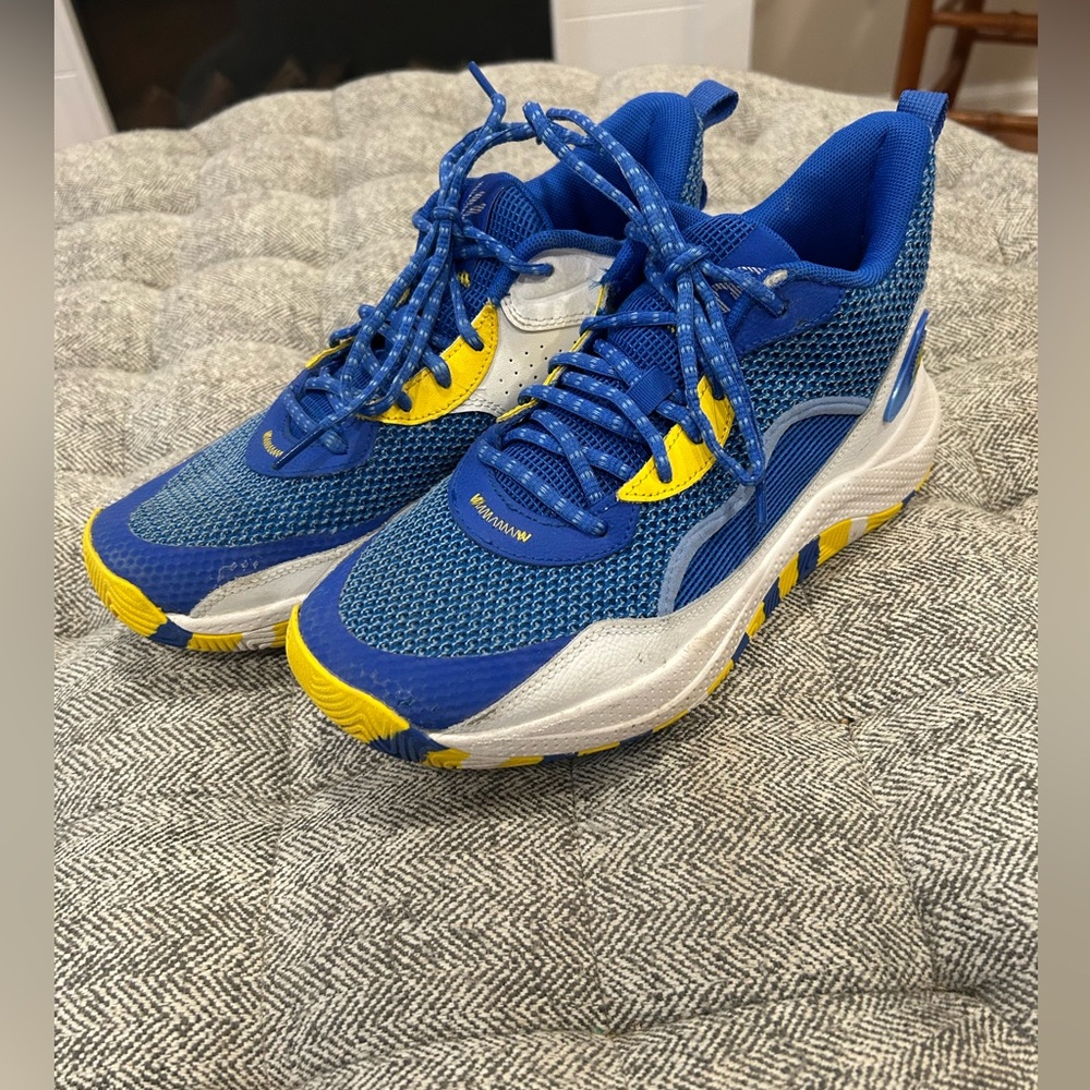 Under Armour Curry 3Z 24 sneakers- men’s size 8